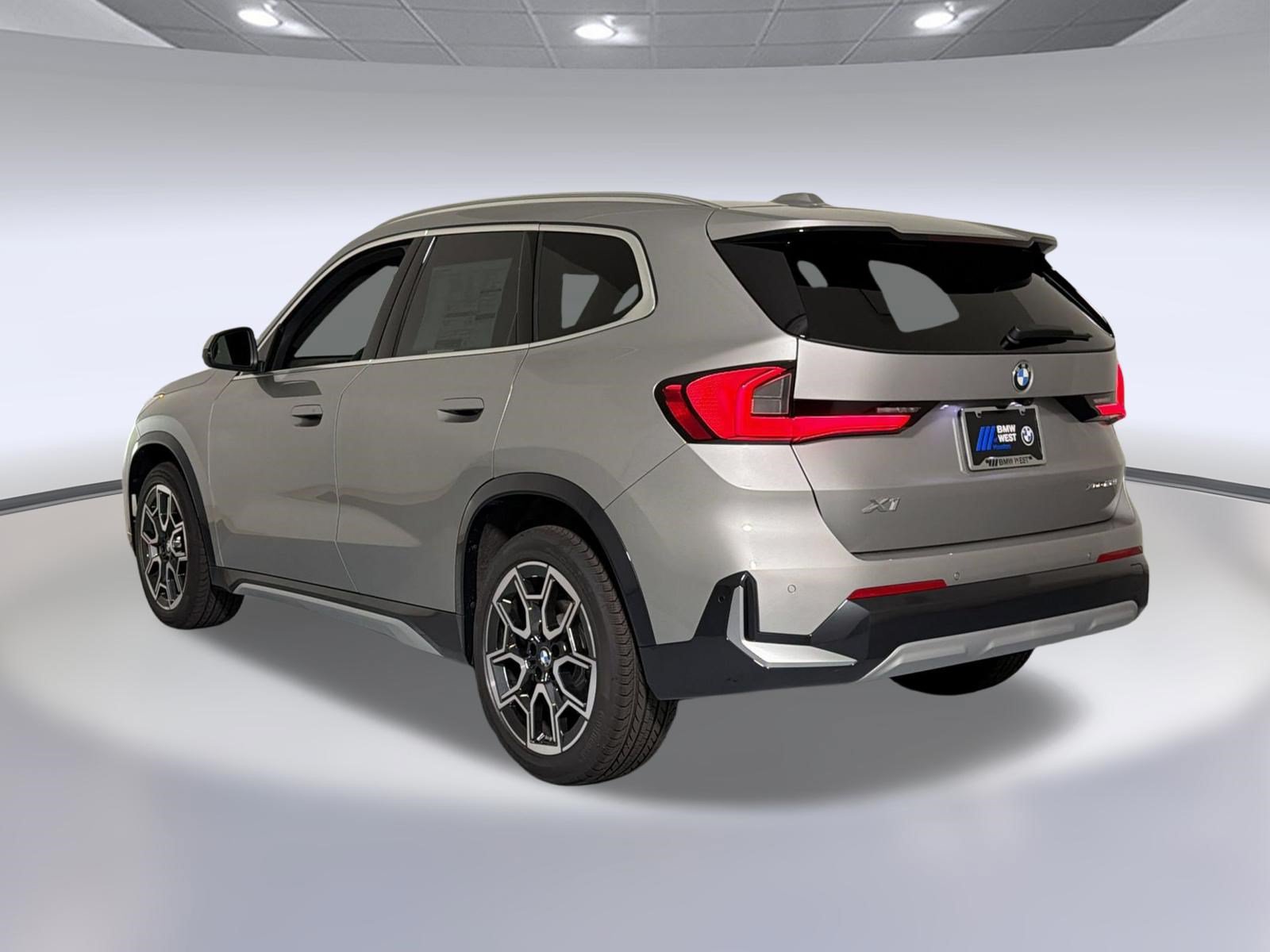 New 2026 BMW X1 xDrive28i w/ Convenience Package AWD/4WD image 3