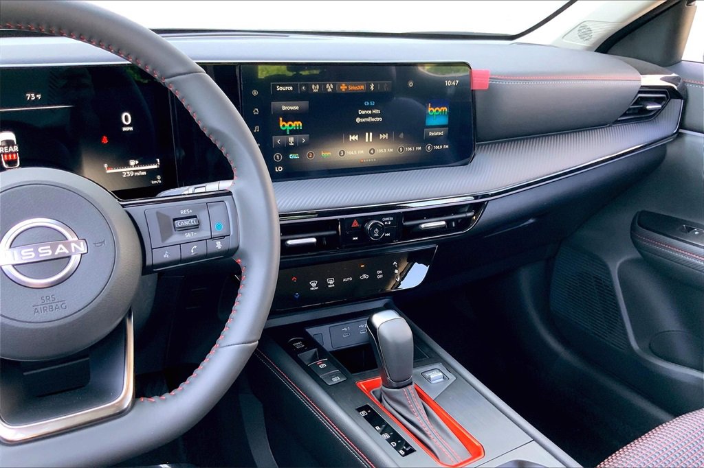 New 2025 Nissan Kicks SR image 6