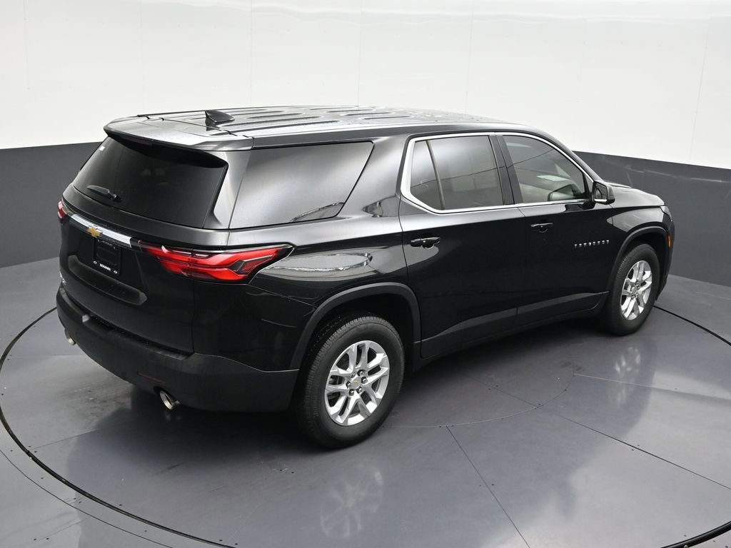 Used 2023 Chevrolet Traverse LS image 19