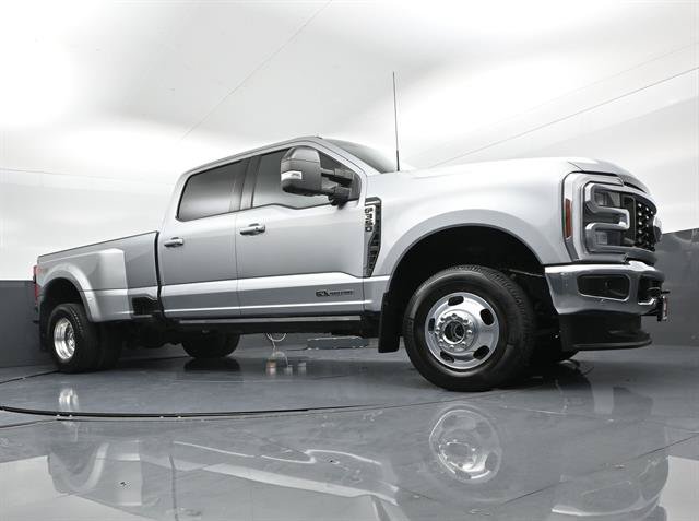 Used 2024 Ford F350 Lariat w/ Lariat Ultimate Package AWD/4WD image 28