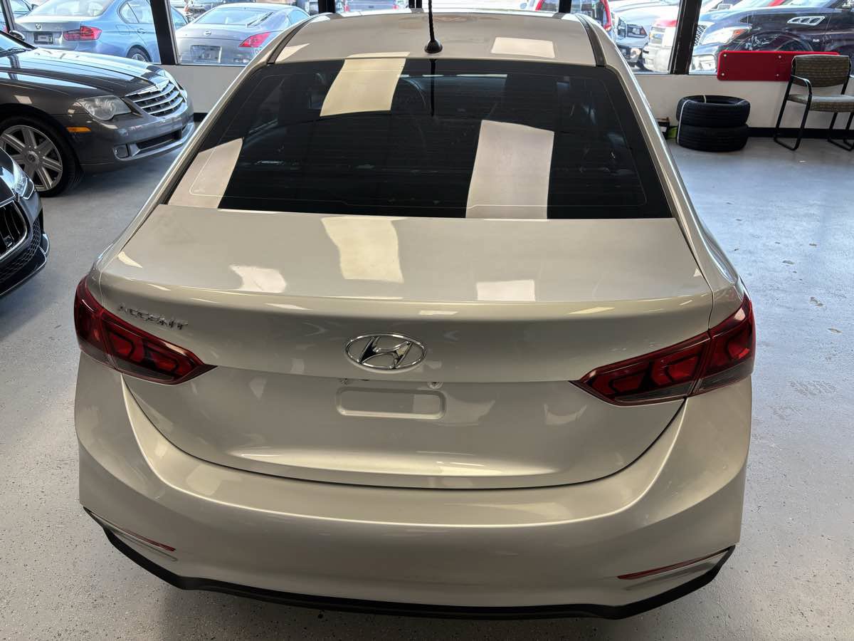 Used 2022 Hyundai Accent SE FWD image 11