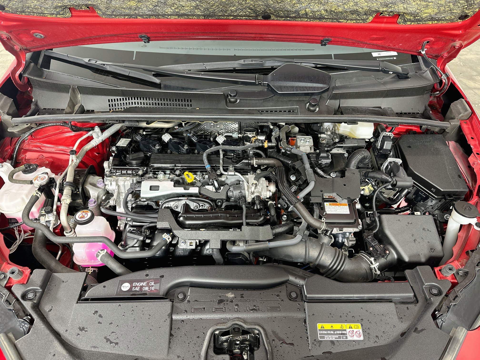 Used 2025 Toyota Prius LE FWD image 32