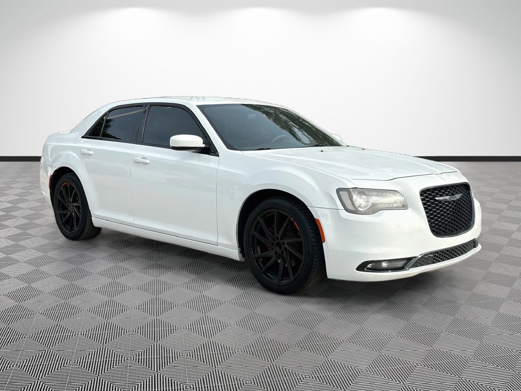 Used 2016 Chrysler 300 S w/ Light Group RWD image 2