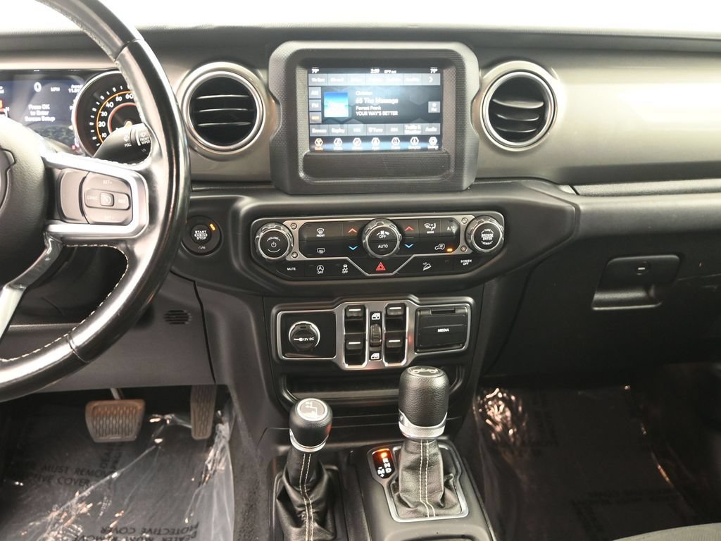 Used 2020 Jeep Wrangler Unlimited Sahara AWD/4WD image 14