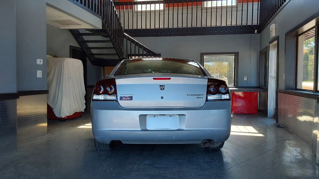 Used 2009 Dodge Charger SXT image 9