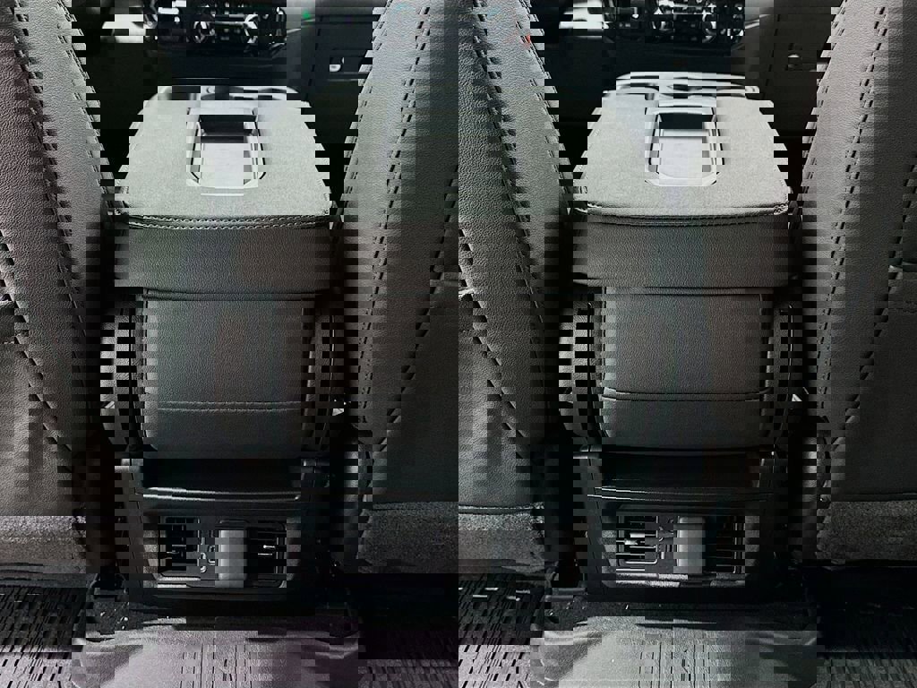 New 2026 GMC Sierra 3500 SLT image 29