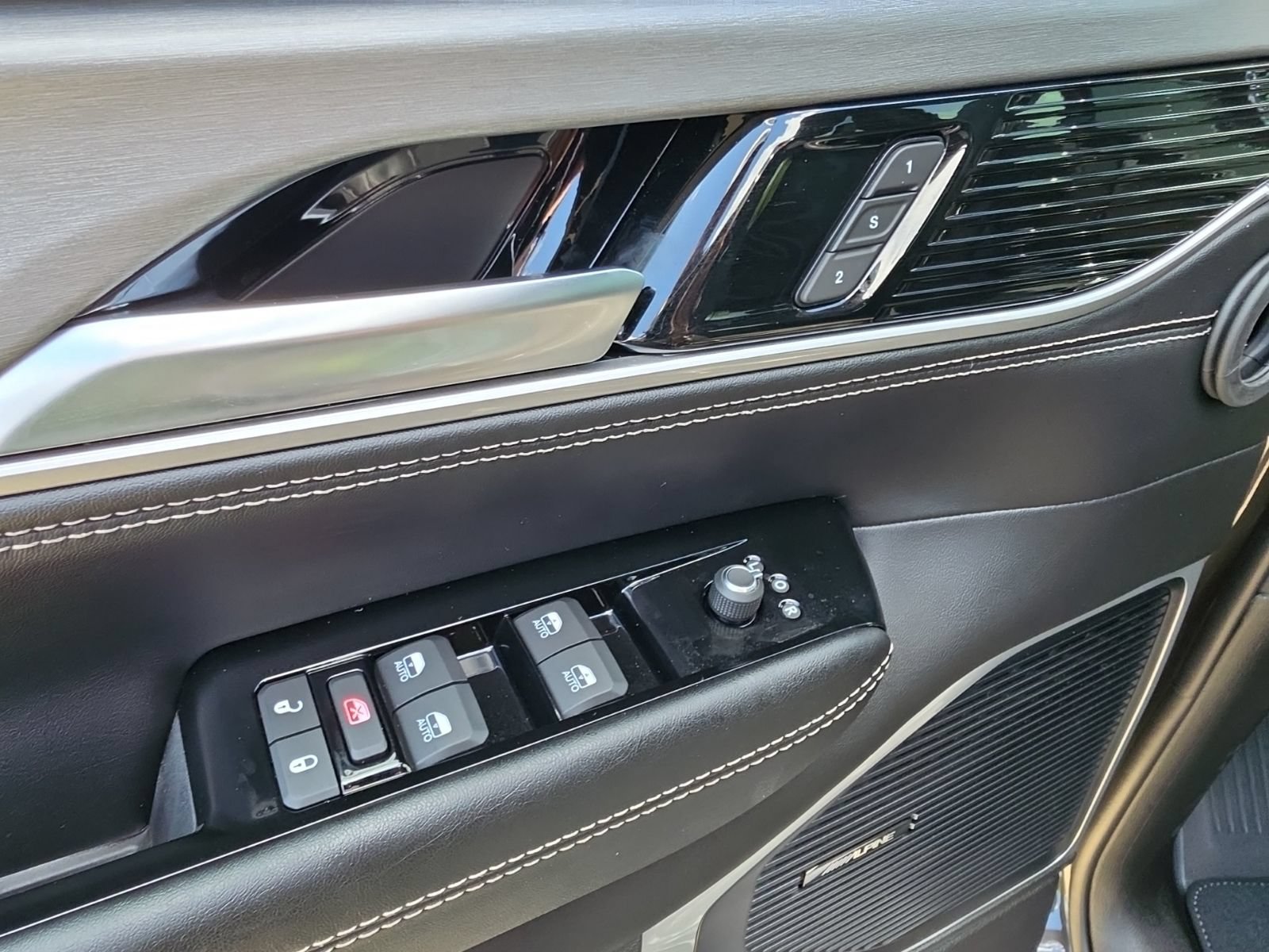 New 2026 Jeep Grand Wagoneer 4WD image 15