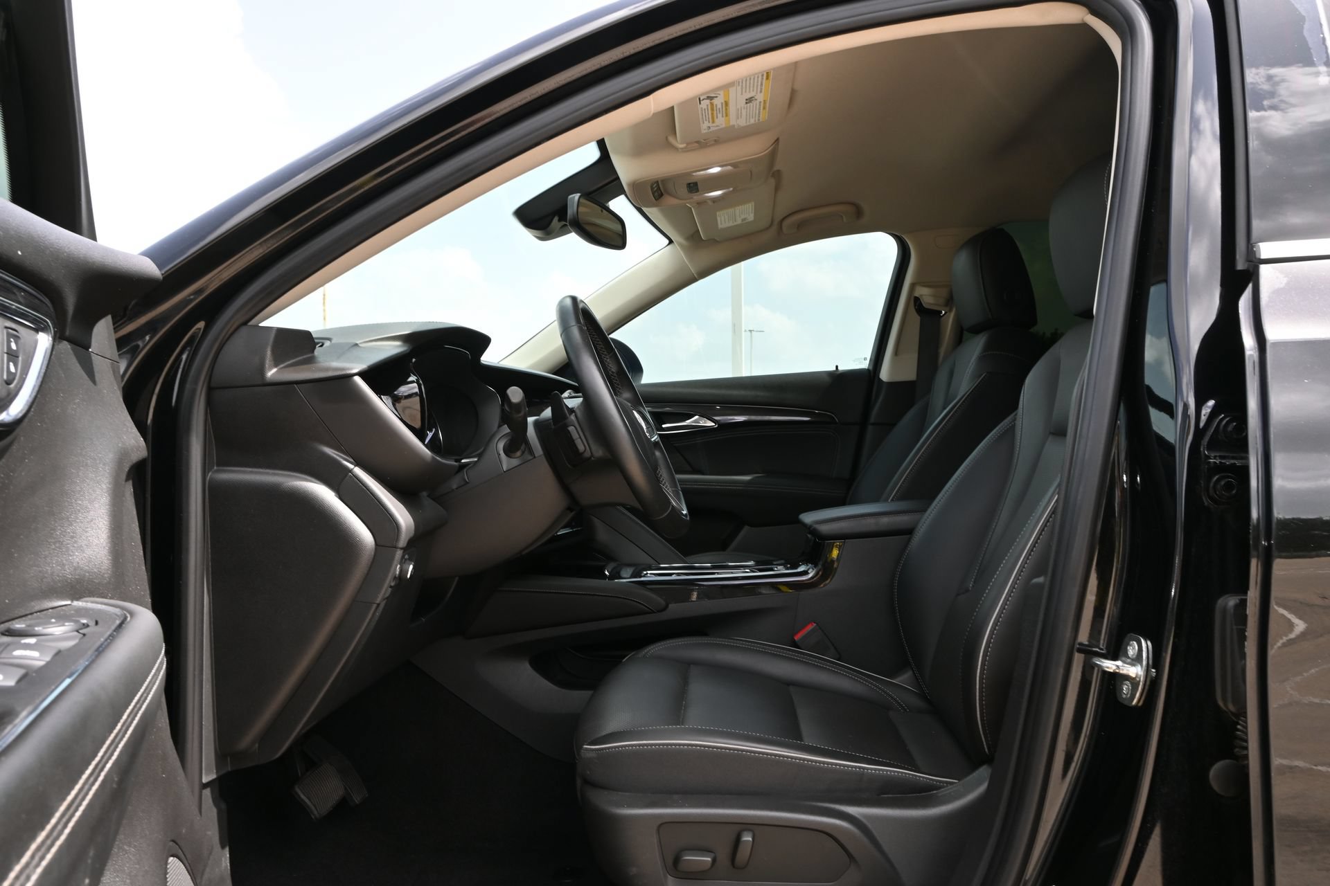 Used 2023 Buick Envision Essence FWD image 18