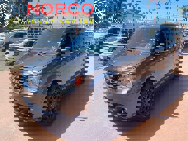 Used 2018 Dodge Grand Caravan SXT image 1