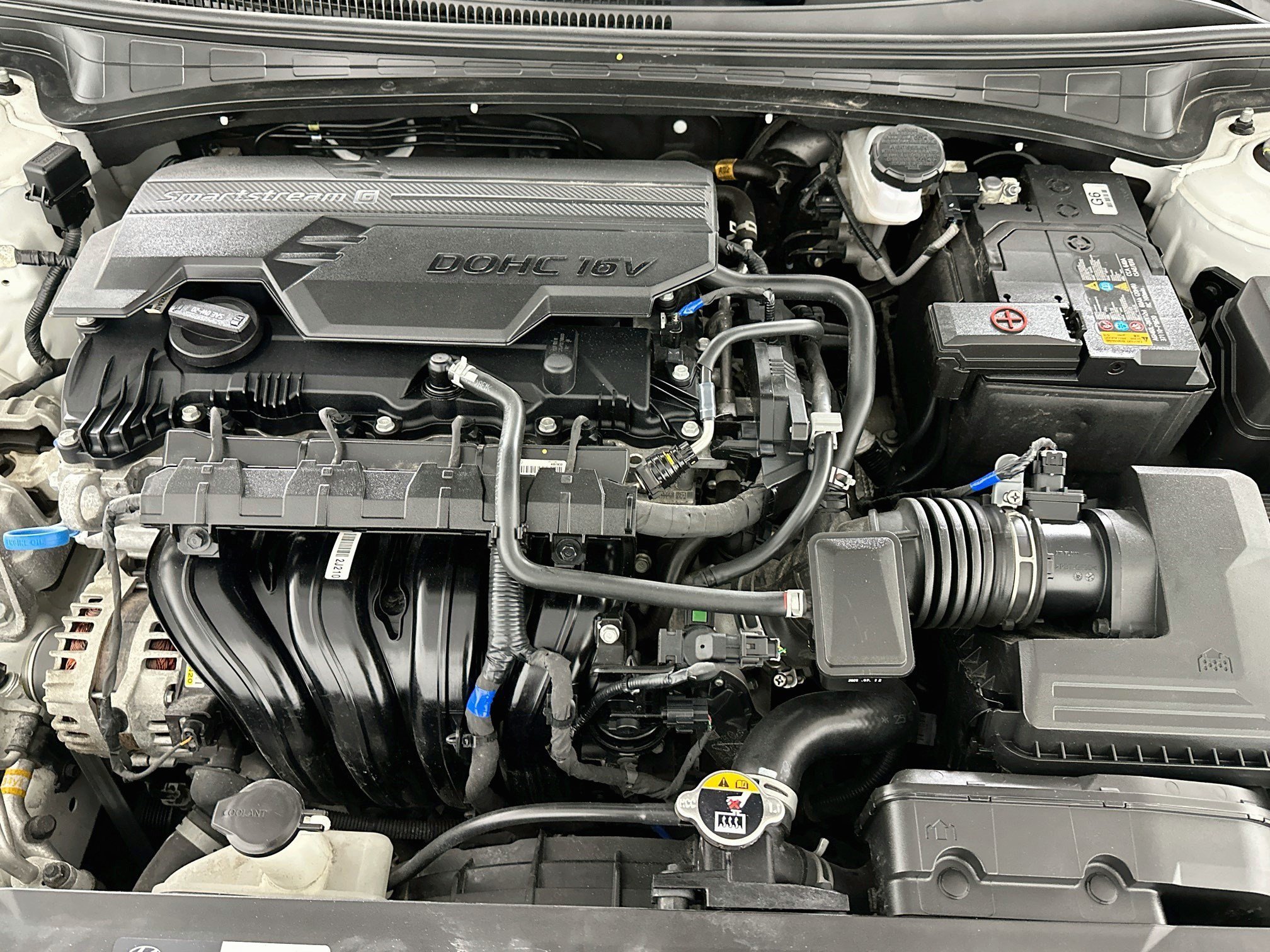 Used 2025 Hyundai Elantra Sport FWD image 31