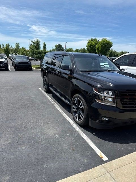 Used 2020 Chevrolet Suburban LT w/ RST Edition AWD/4WD image 2