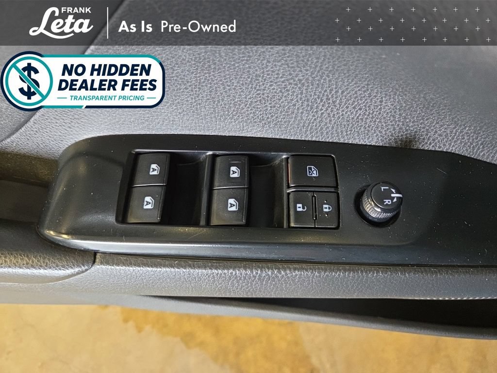 Used 2020 Toyota Camry SE FWD image 21