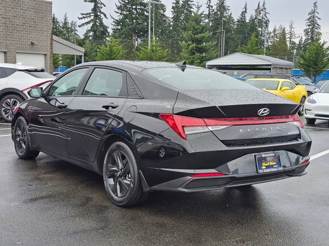 Used 2023 Hyundai Elantra Blue image 3