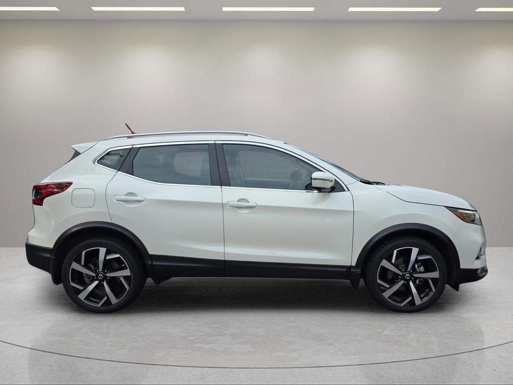 Used 2022 Nissan Rogue Sport SL w/ Premium Package image 5