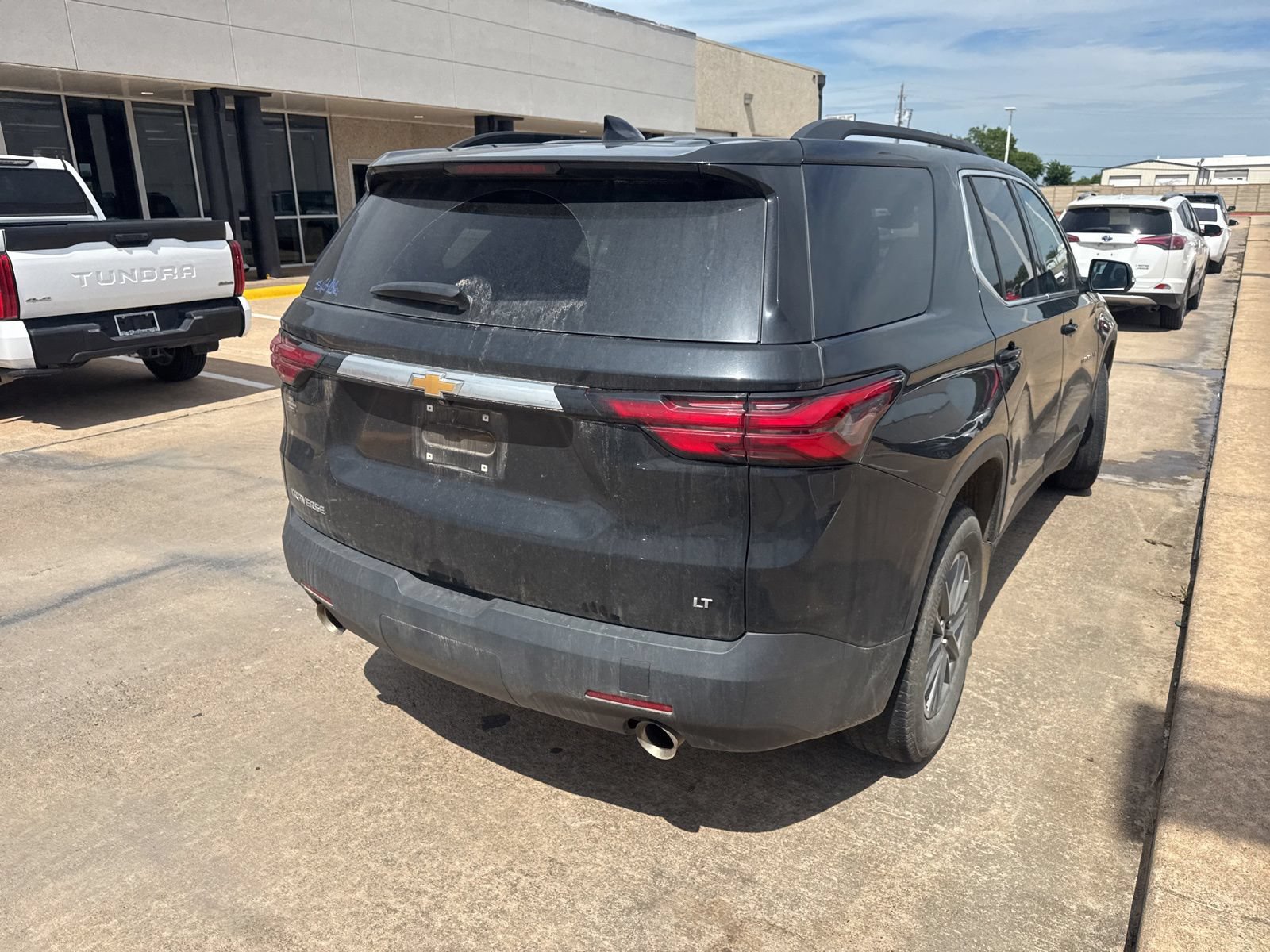 Used 2023 Chevrolet Traverse LT w/ LPO, Floor Liner Package FWD image 7