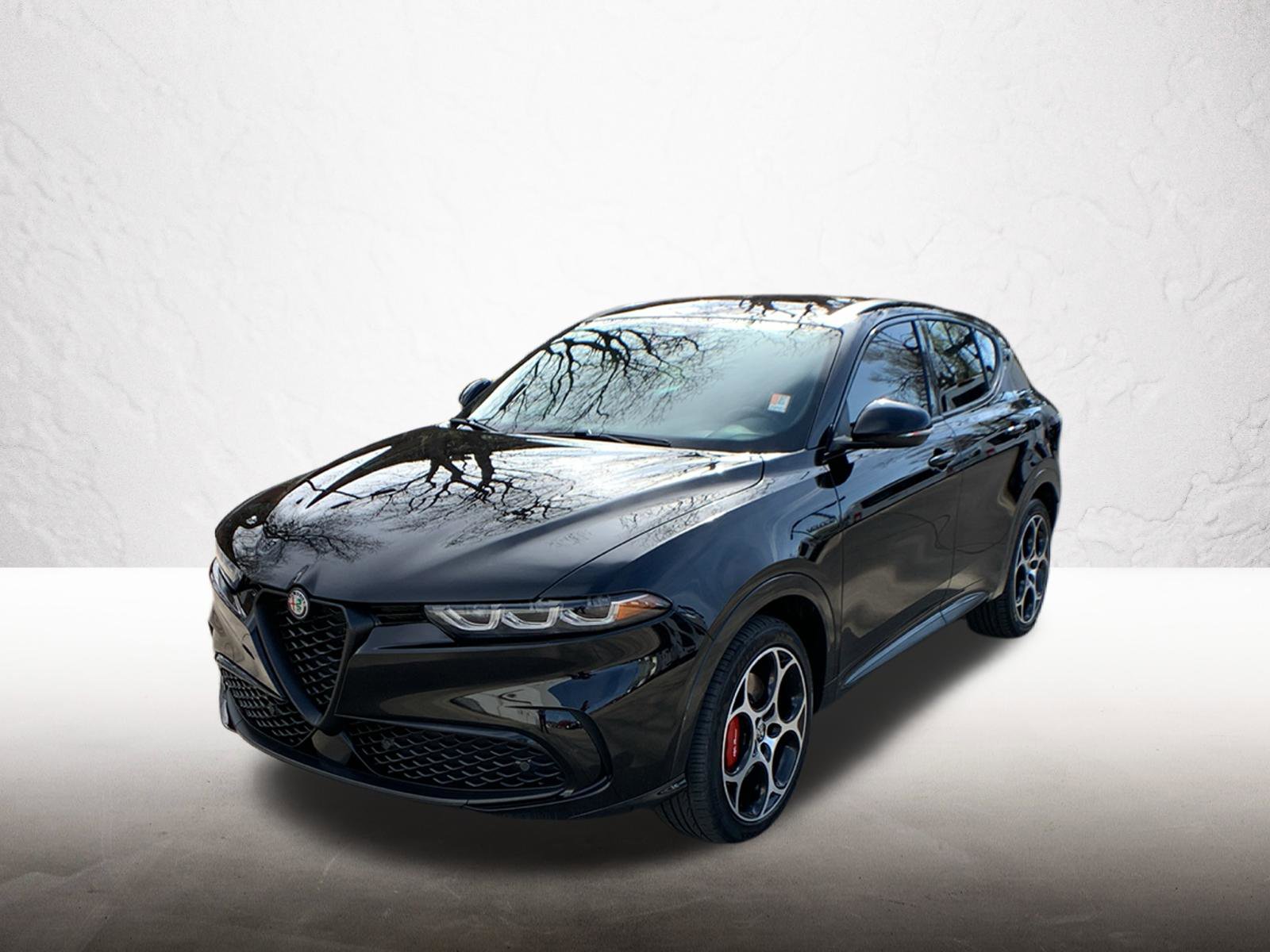 Used 2024 Alfa Romeo Tonale Veloce w/ Premium Interior Package video 1