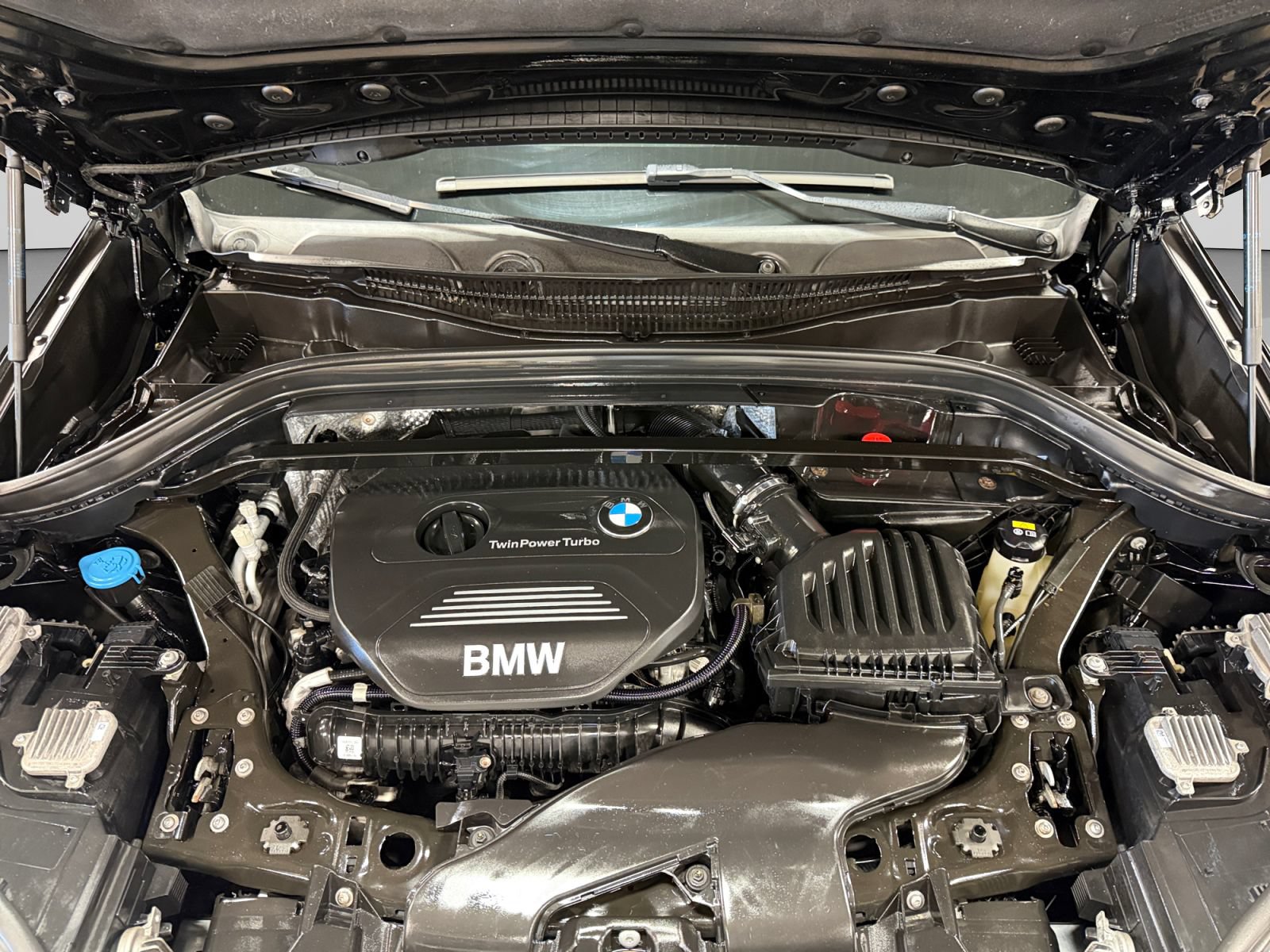 Used 2017 BMW X1 xDrive28i w/ Premium Package AWD/4WD image 25