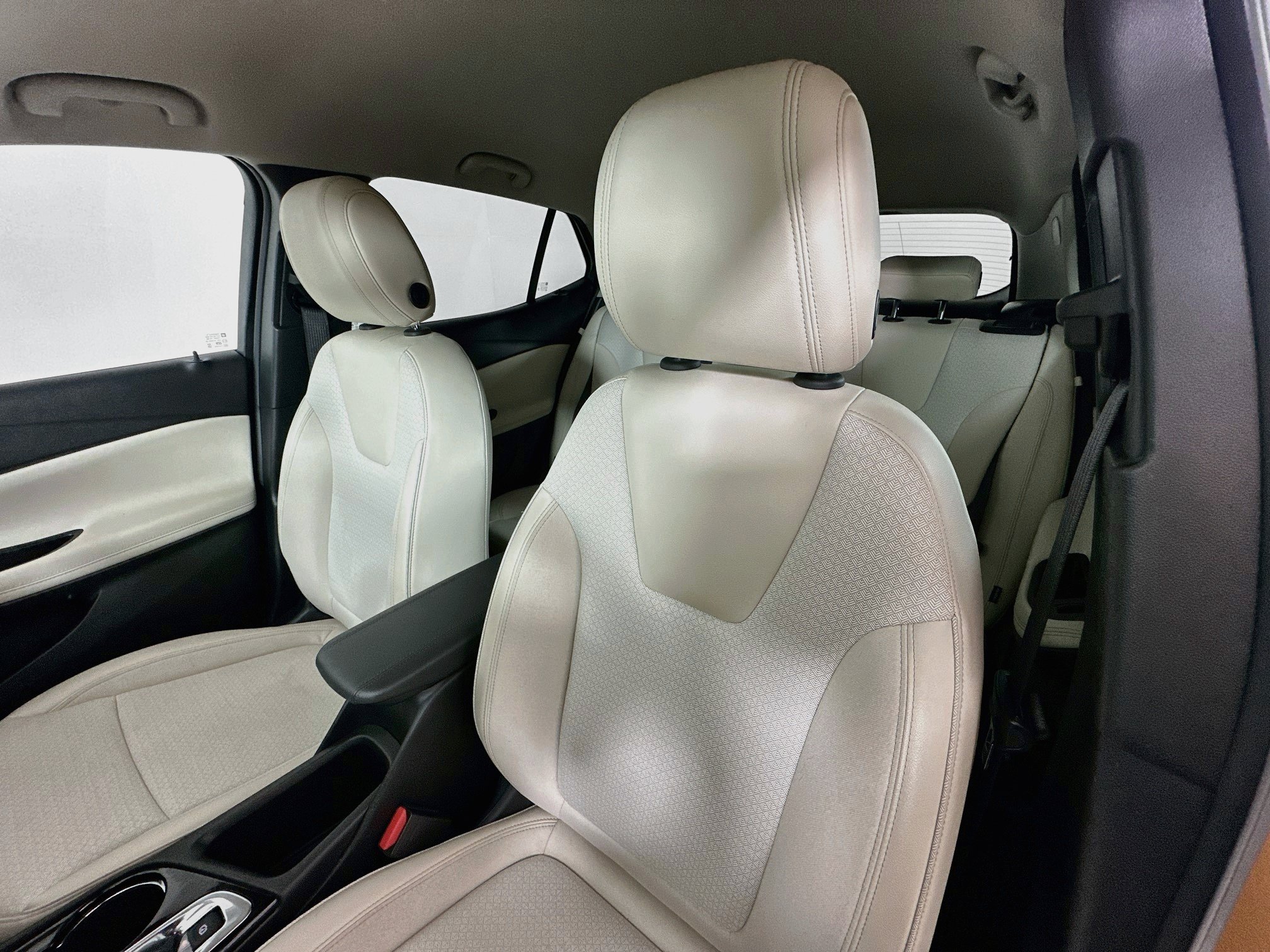 Used 2024 Buick Encore GX Preferred w/ Comfort Package AWD/4WD image 19