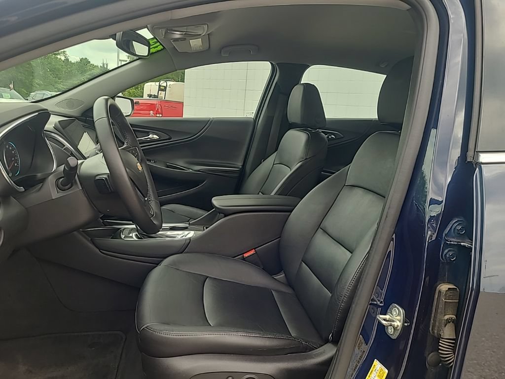 Used 2016 Chevrolet Malibu LT w/ Leather Package FWD image 10