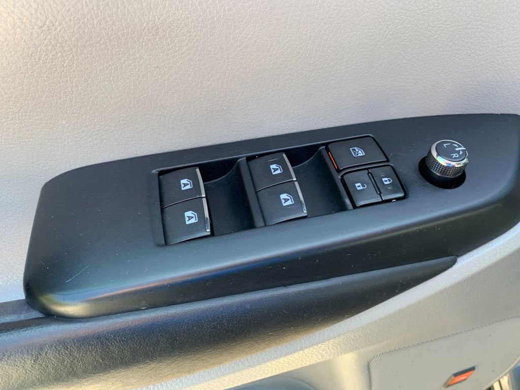 Used 2019 Toyota Highlander Limited image 13