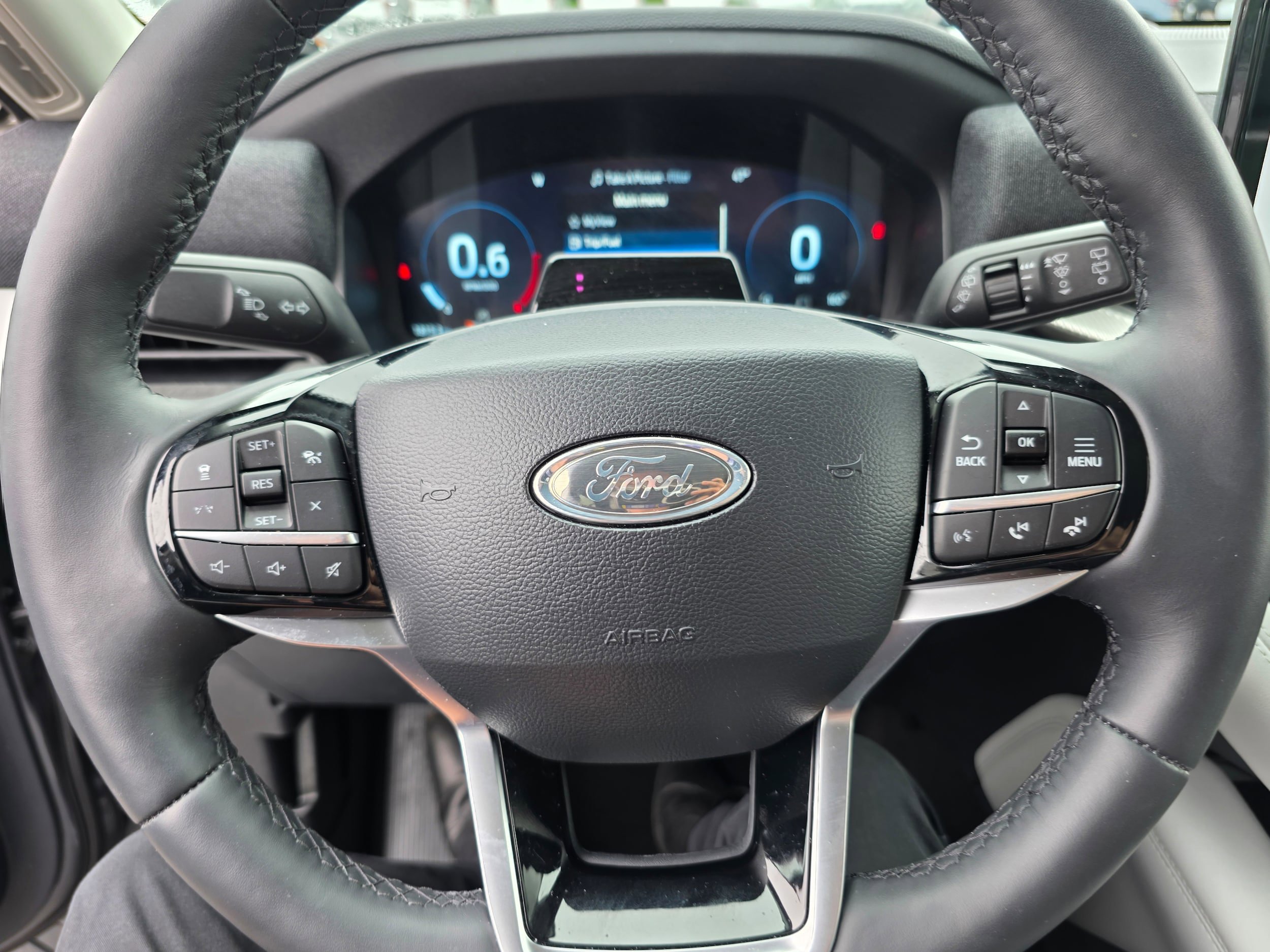 Used 2025 Ford Explorer Platinum w/ Ultimate Package AWD/4WD image 14