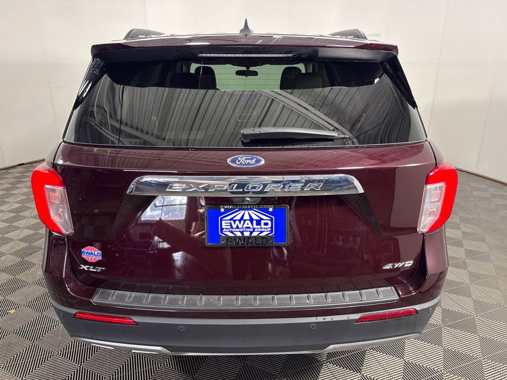 Used 2023 Ford Explorer XLT w/ Equipment Group 202A AWD/4WD image 7