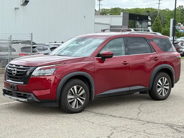 Used 2023 Nissan Pathfinder SL w/ Black Appearance Package image 2