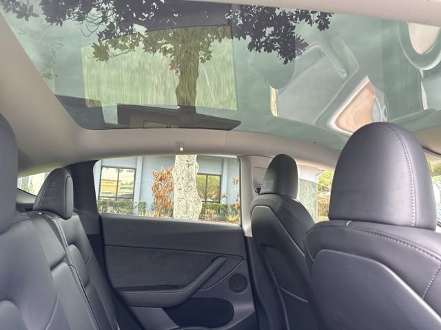 Used 2023 Tesla Model Y Performance image 16