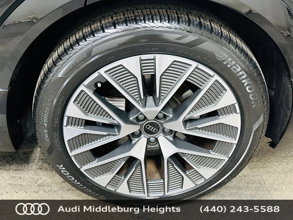 Certified 2024 Audi Q8 e-tron Prestige w/ Prestige Package AWD/4WD image 37