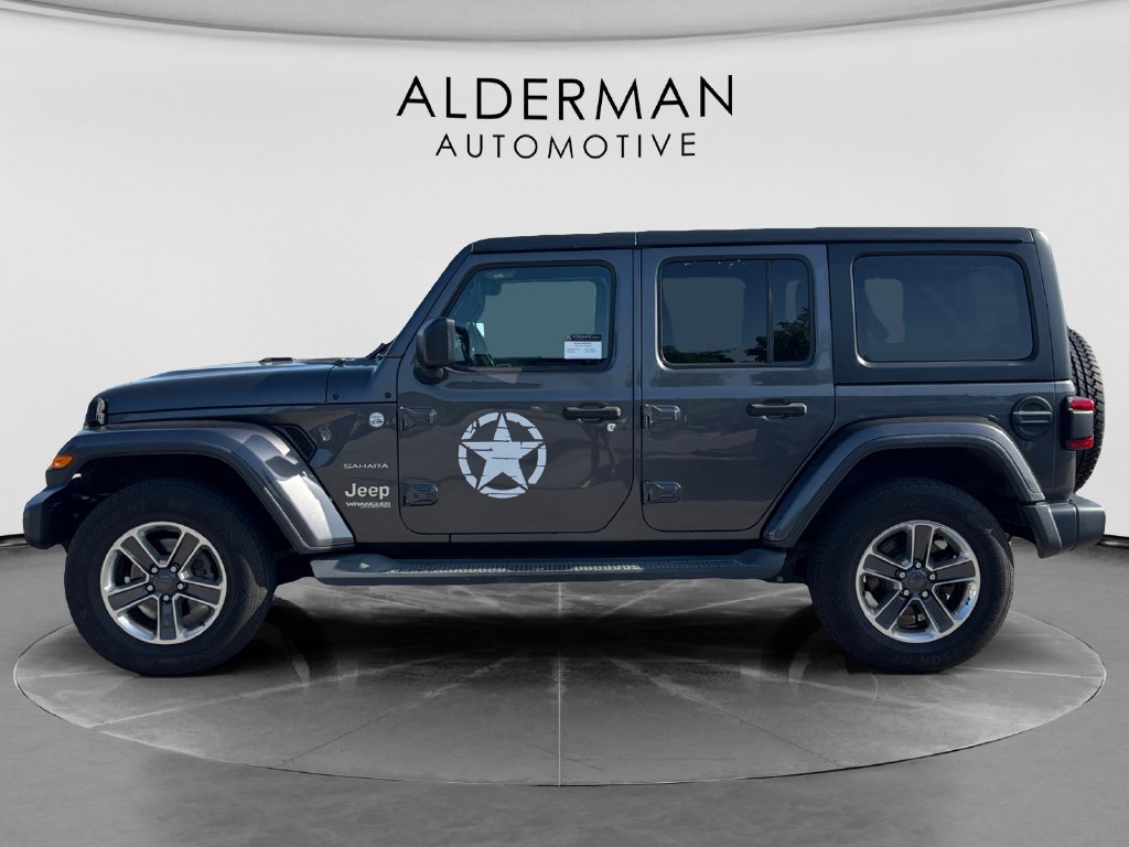 Used 2018 Jeep Wrangler Unlimited Sahara w/ Dual Top Group AWD/4WD image 2