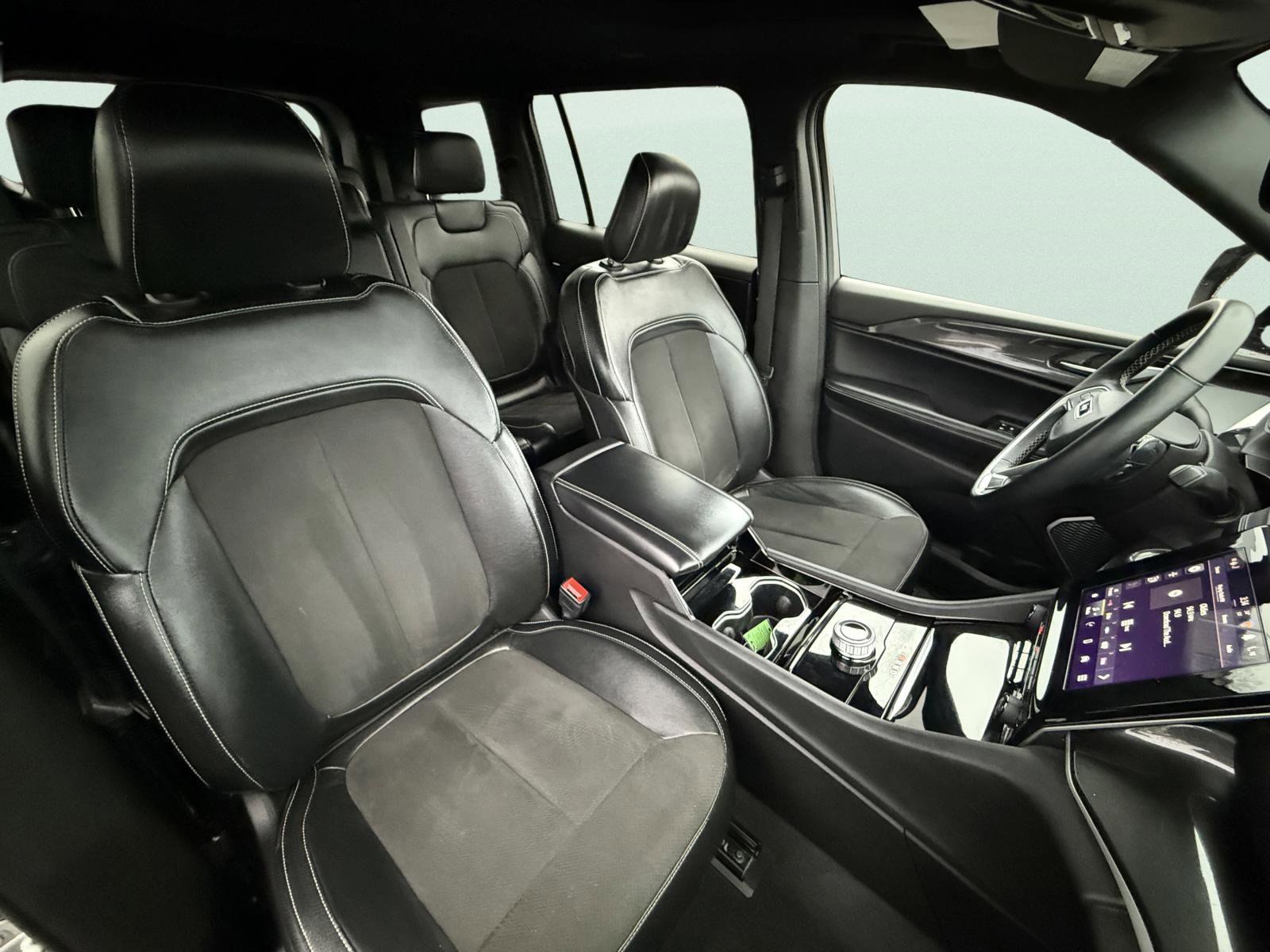 Used 2022 Jeep Grand Cherokee L Altitude image 18