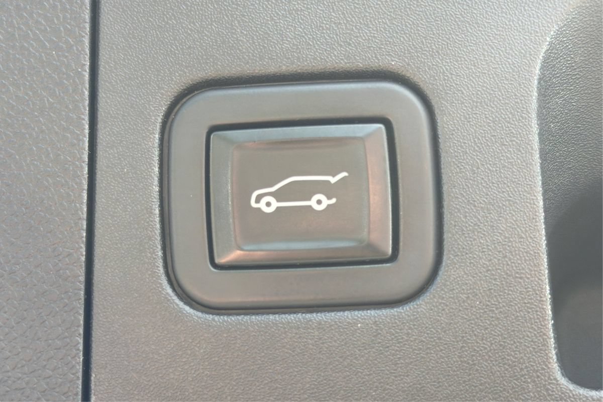 Used 2020 Cadillac XT4 Premium Luxury FWD image 27
