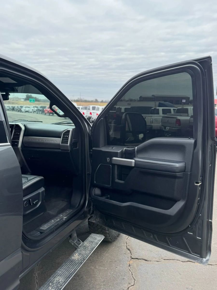 Used 2020 Ford F350 Platinum image 21