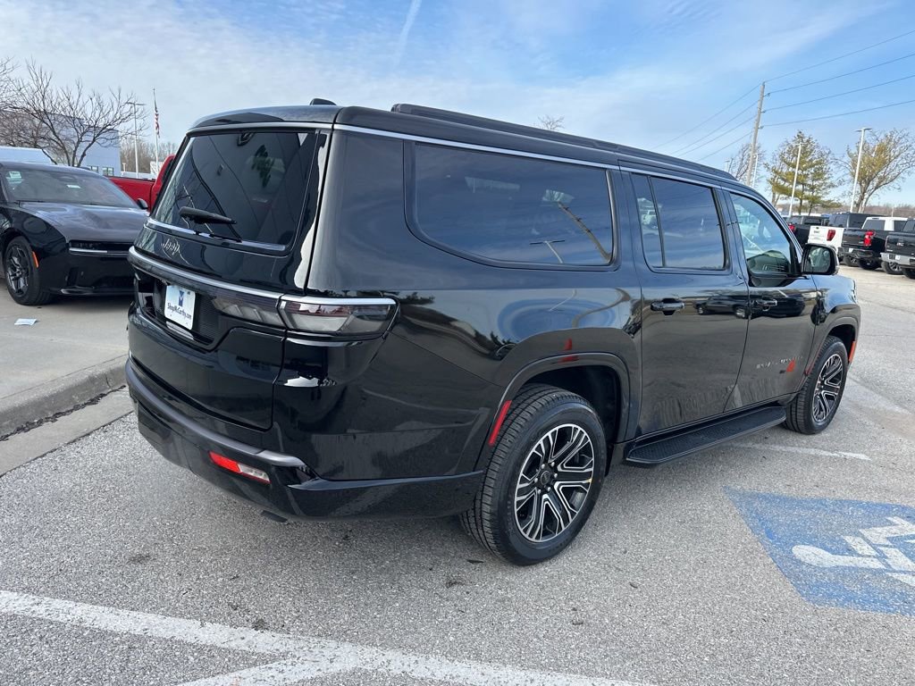 New 2026 Jeep Grand Wagoneer L 4WD w/ Premium Group I image 33