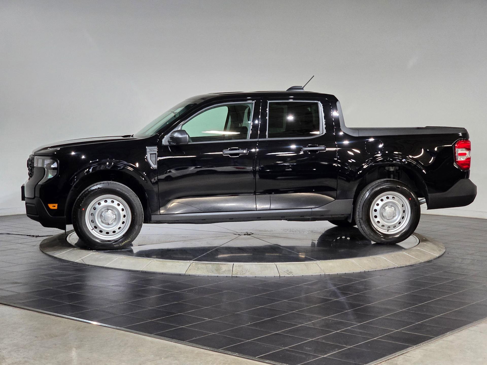 New 2025 Ford Maverick XL w/ Equipment Group 101A image 6