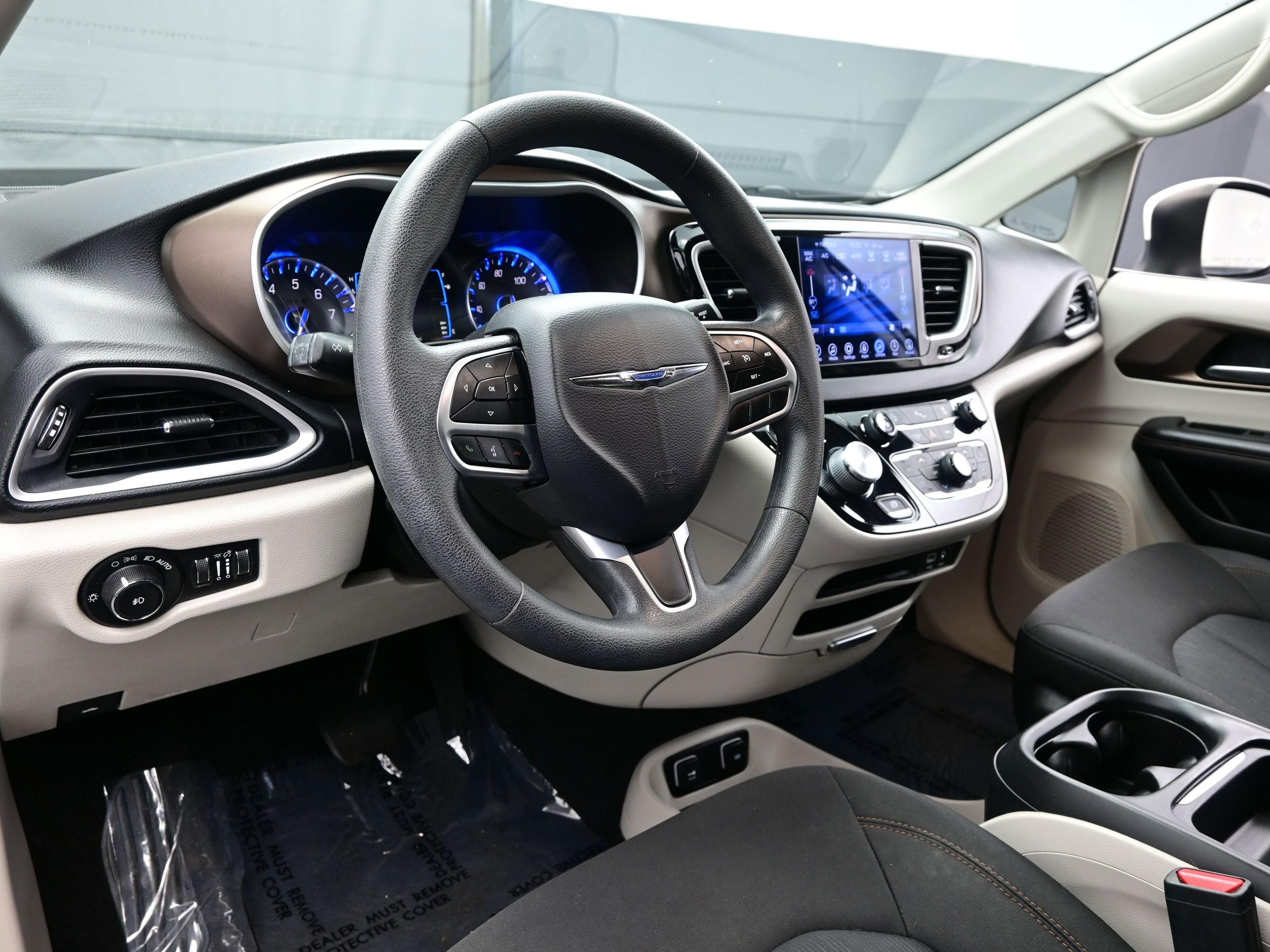 Used 2017 Chrysler Pacifica Touring Plus image 12