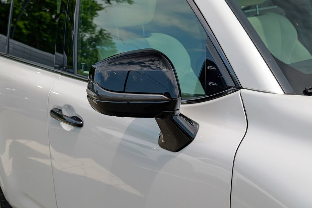 Used 2024 Lexus LX 600 4WD w/ Appearance Package image 10