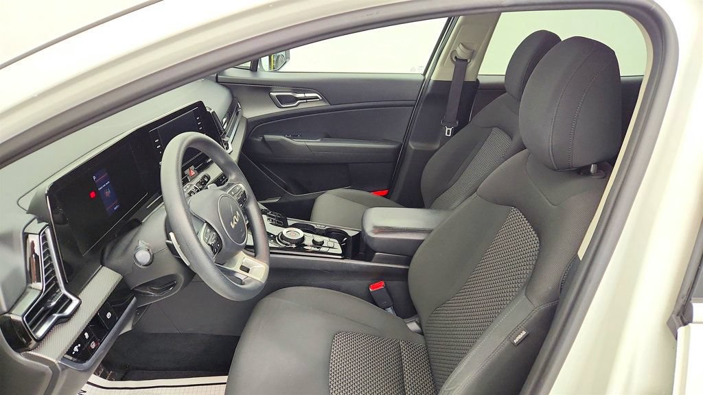 Used 2023 Kia Sportage LX AWD/4WD image 15