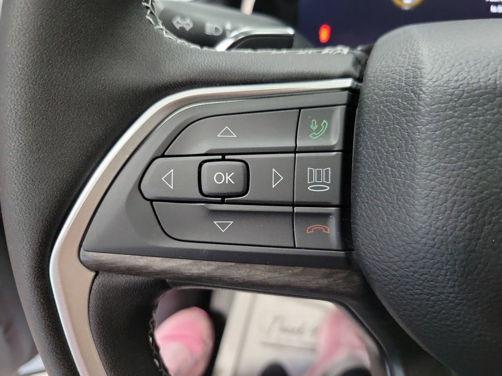 New 2025 Jeep Grand Cherokee L Limited w/ Black Appearance Package image 17