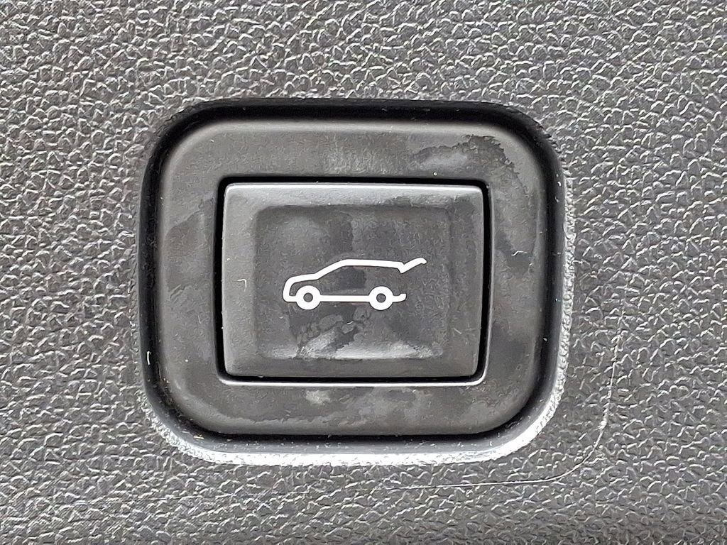 Used 2025 Chevrolet Traverse Z71 w/ Driver Confidence Package image 29