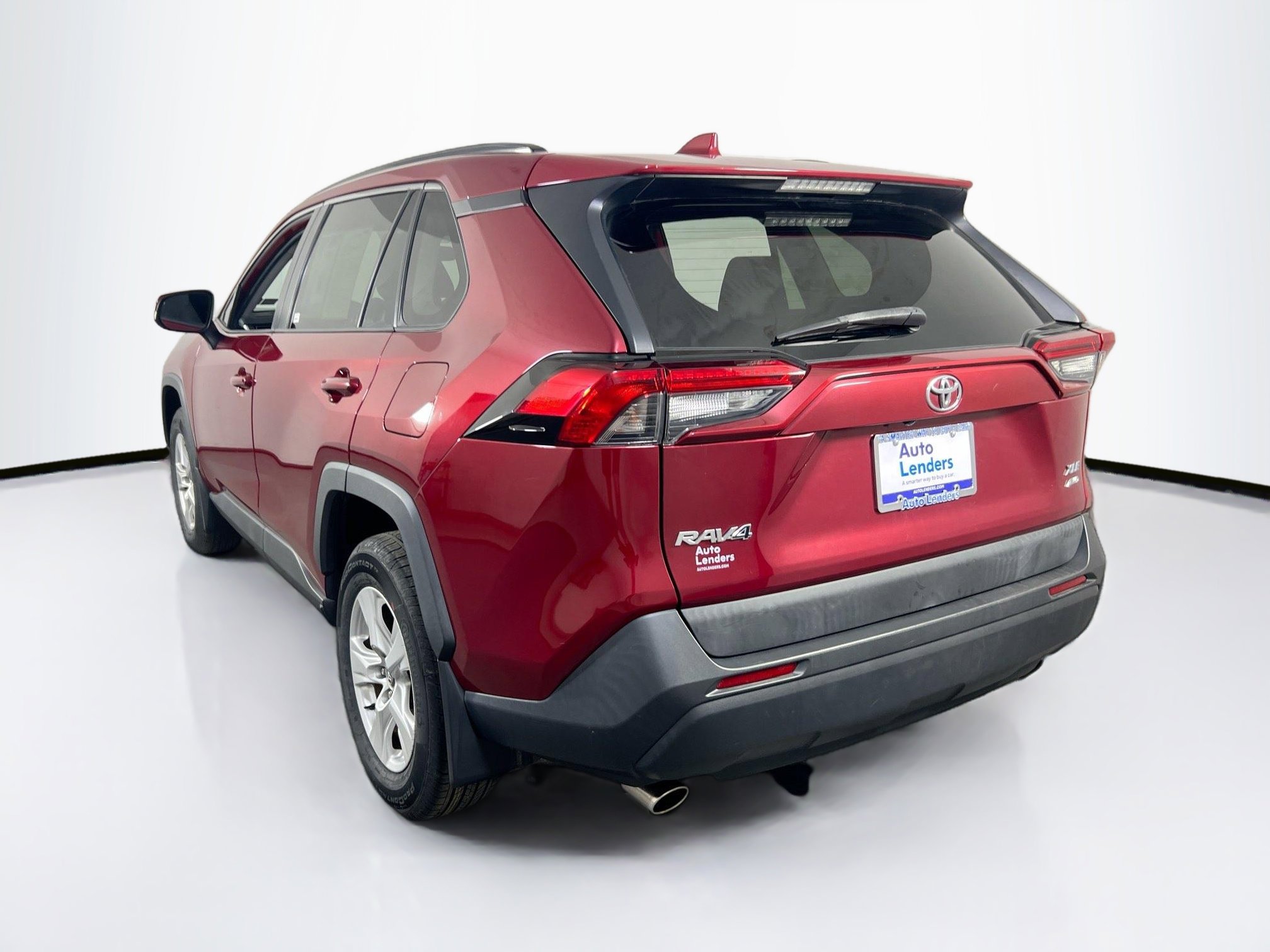 Used 2020 Toyota RAV4 XLE w/ All Weather Liner Package image 7