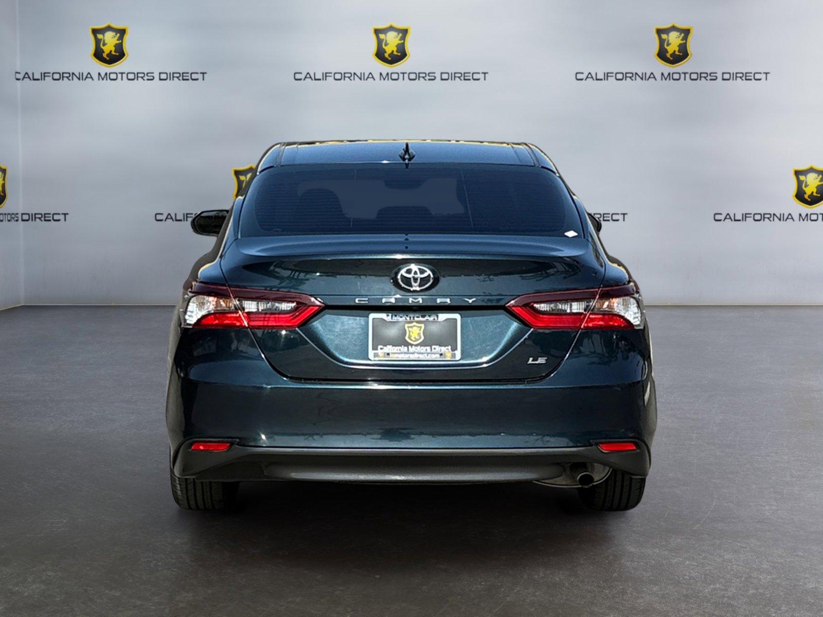 Used 2021 Toyota Camry LE image 4