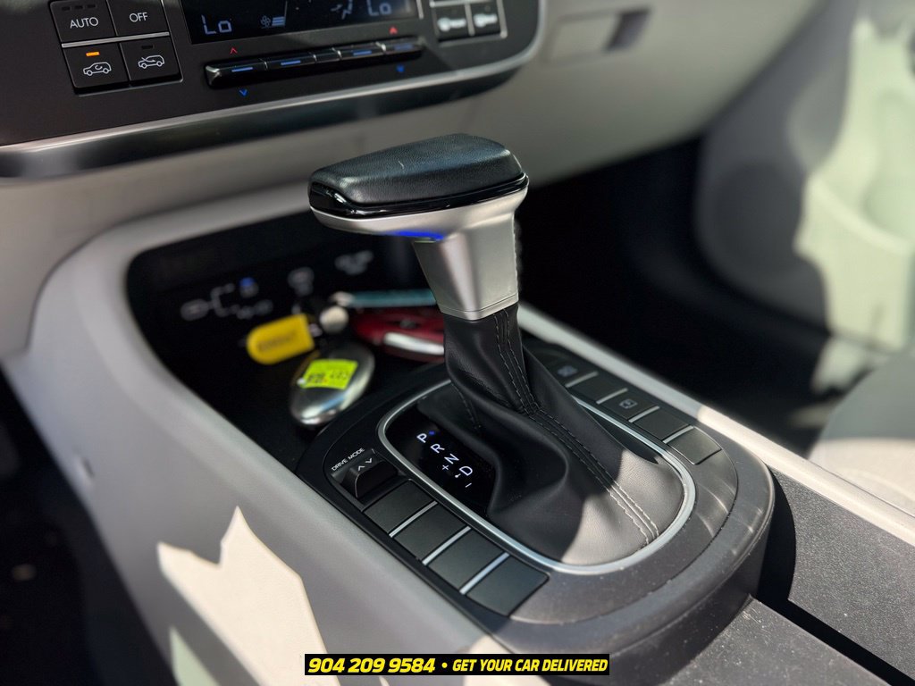 Used 2024 Hyundai Kona SEL FWD image 16