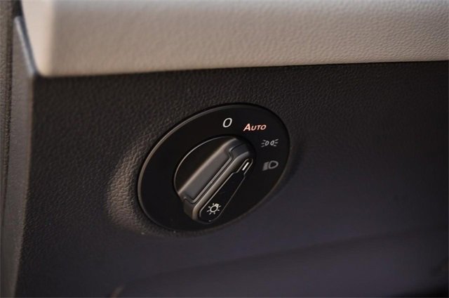 Certified 2023 Volkswagen Taos SE image 11