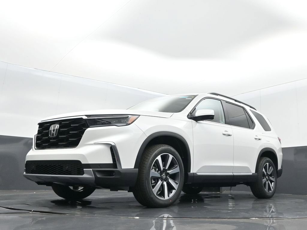 New 2025 Honda Pilot Touring image 13