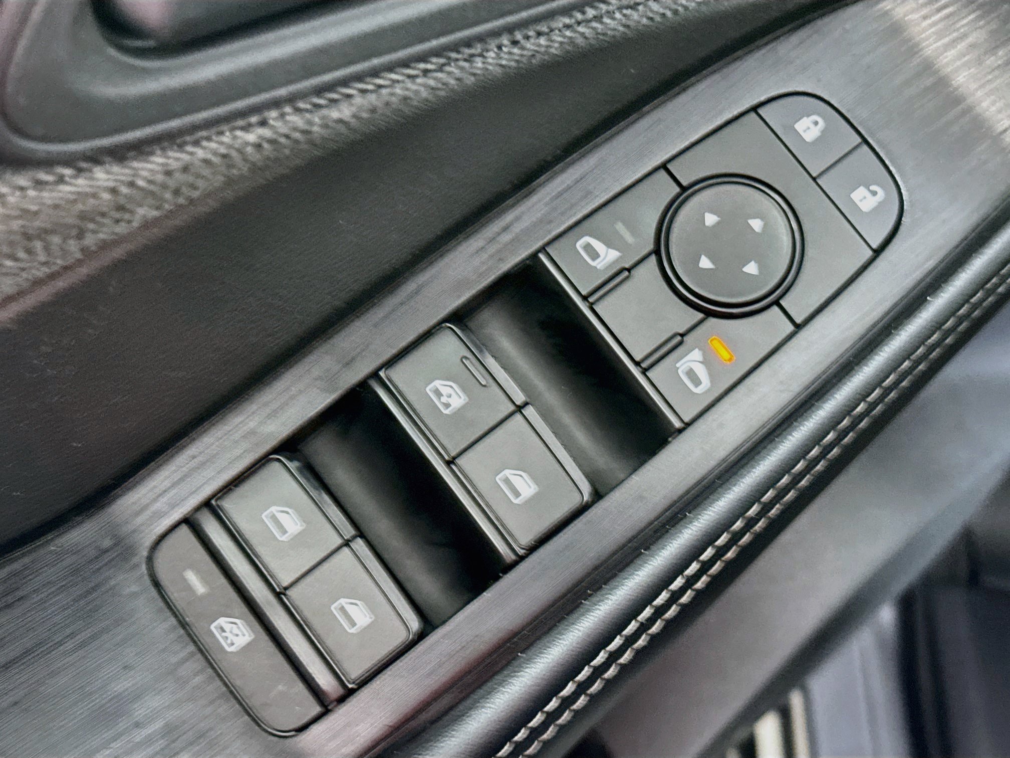 Used 2021 Nissan Rogue S FWD image 17