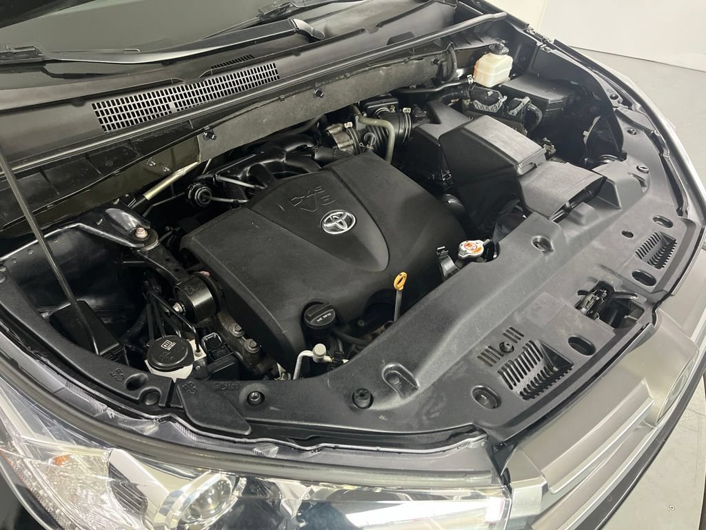 Used 2019 Toyota Highlander Limited AWD/4WD image 10
