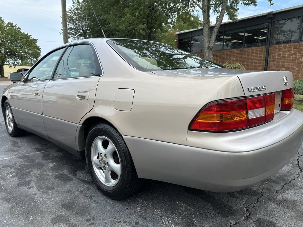 Used 1997 Lexus ES 330 FWD image 4
