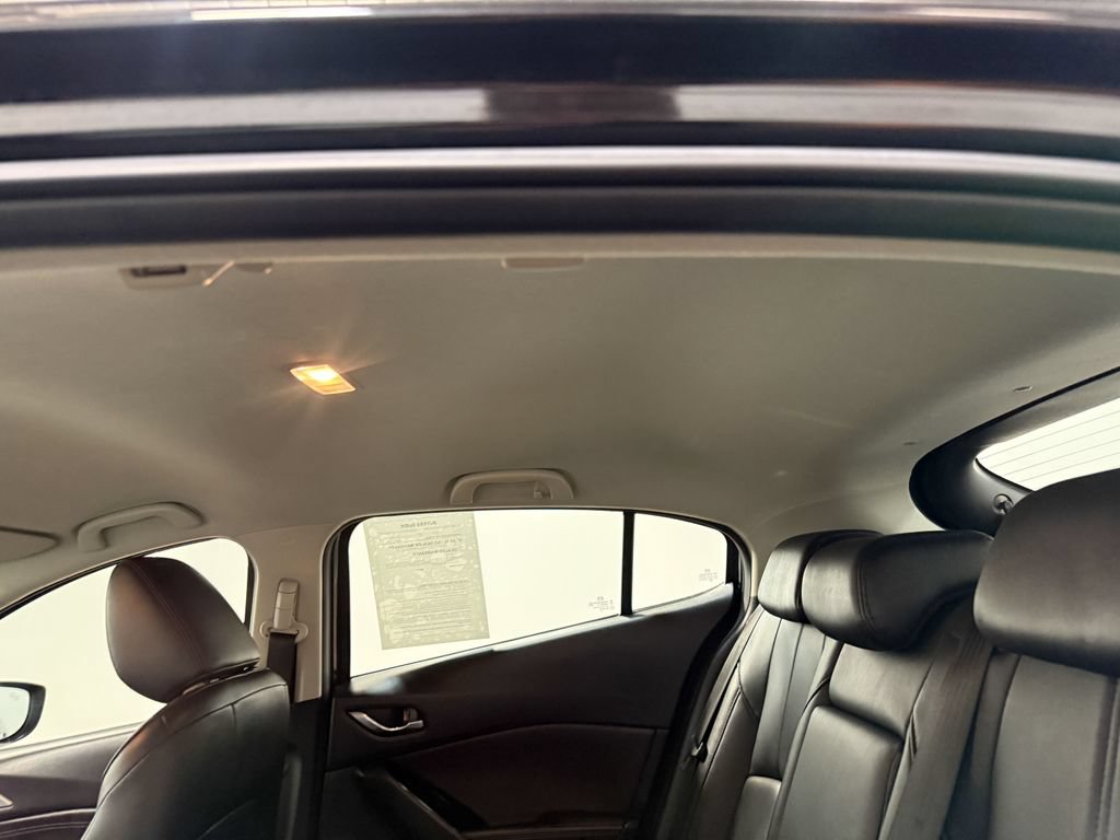 Used 2018 MAZDA MAZDA3 Touring FWD image 10