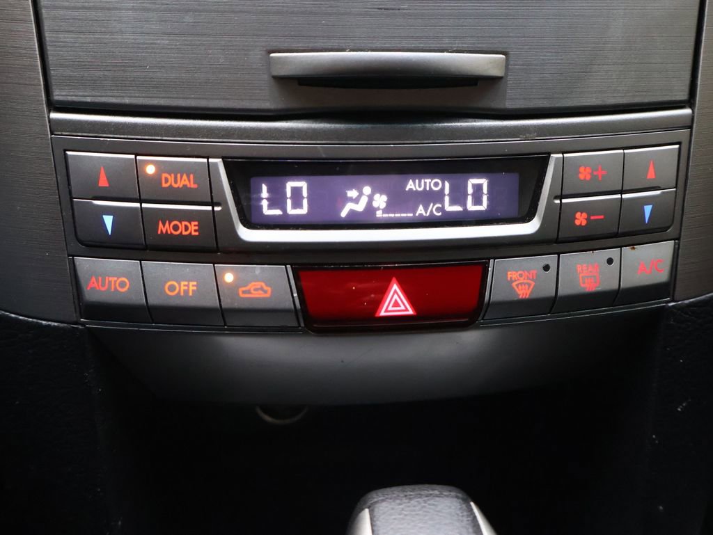 Used 2012 Subaru Outback 2.5i Limited AWD/4WD image 22